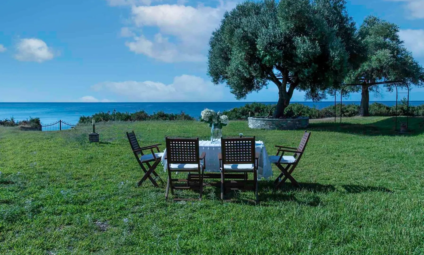 Alkea Beachfront Apartment Moles Kalives Halkidiki Mola Kalyva