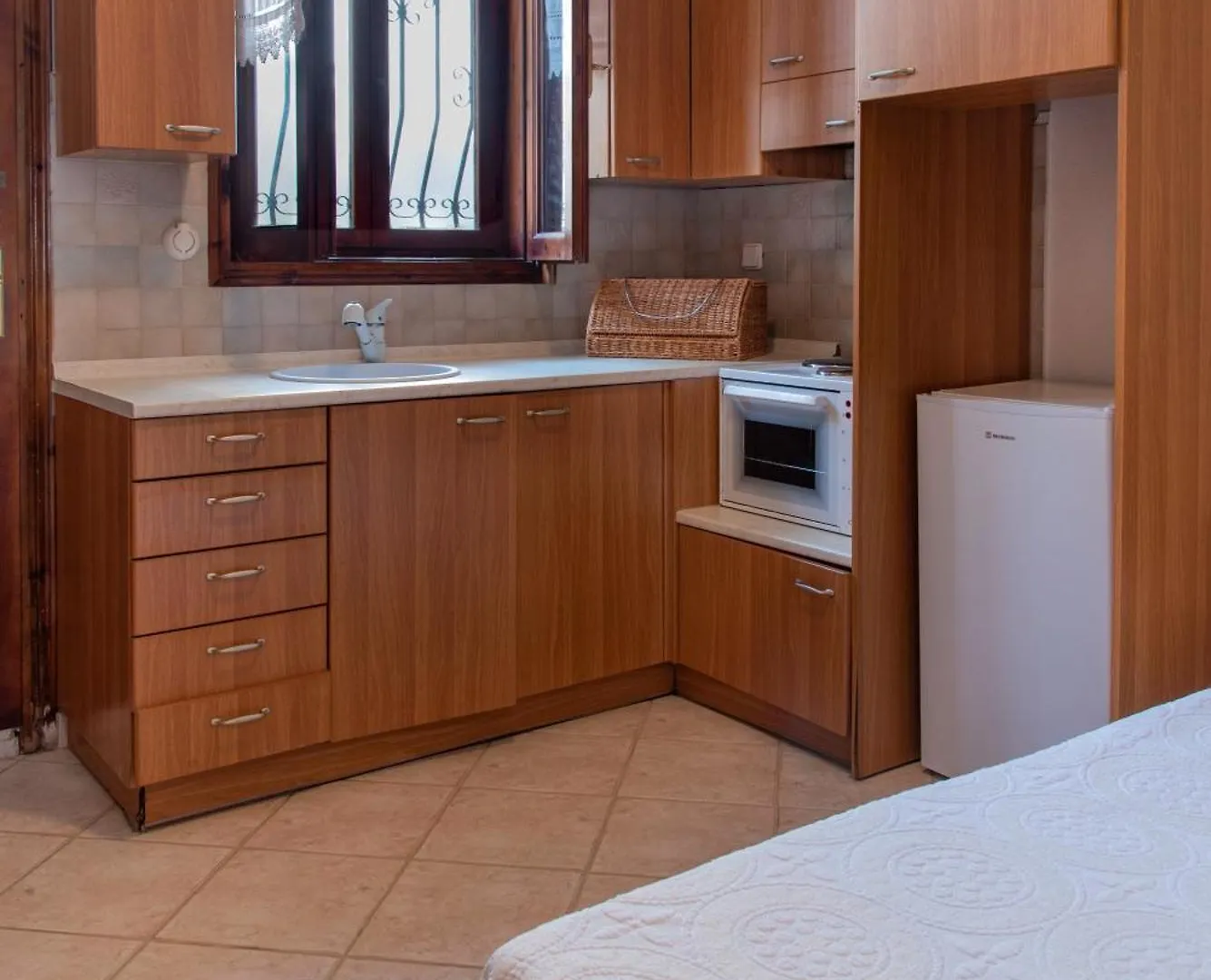 Alkea Beachfront Apartment Moles Kalives Halkidiki Mola Kalyva 0*,  Greece