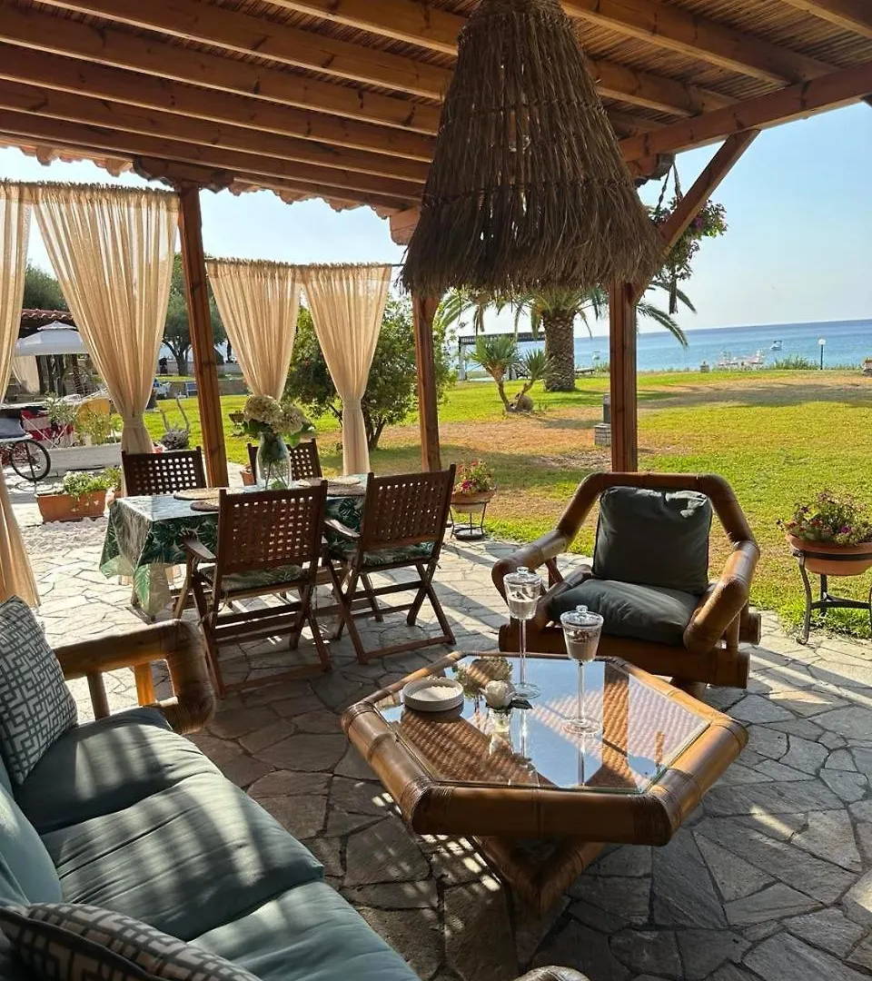 Holiday home Alkea Beachfront Apartment Moles Kalives Halkidiki Mola Kalyva
